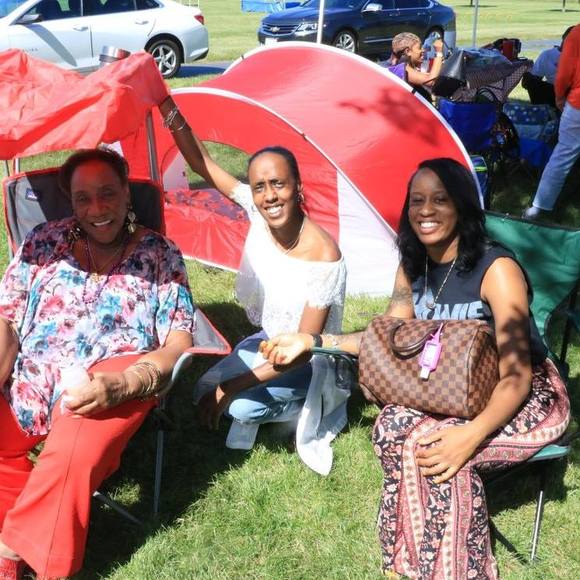 Meet your Posher, Robin - Picture 1 of 1